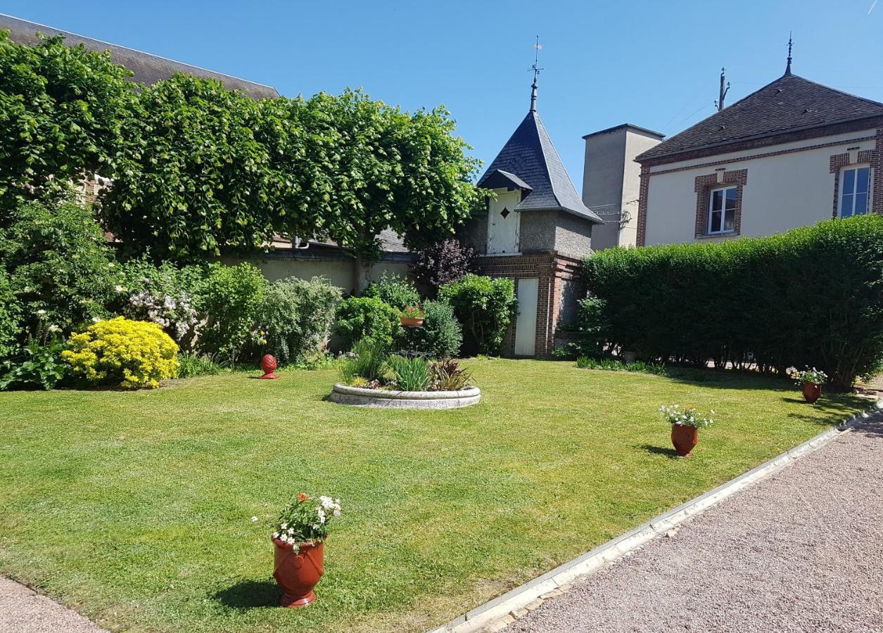 Le Clos Saint-Germain Rugles Exteriör bild