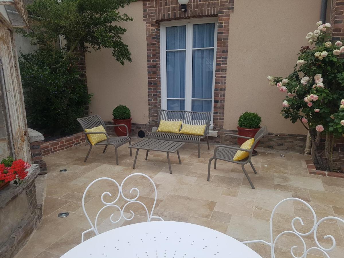 Le Clos Saint-Germain Rugles Exteriör bild