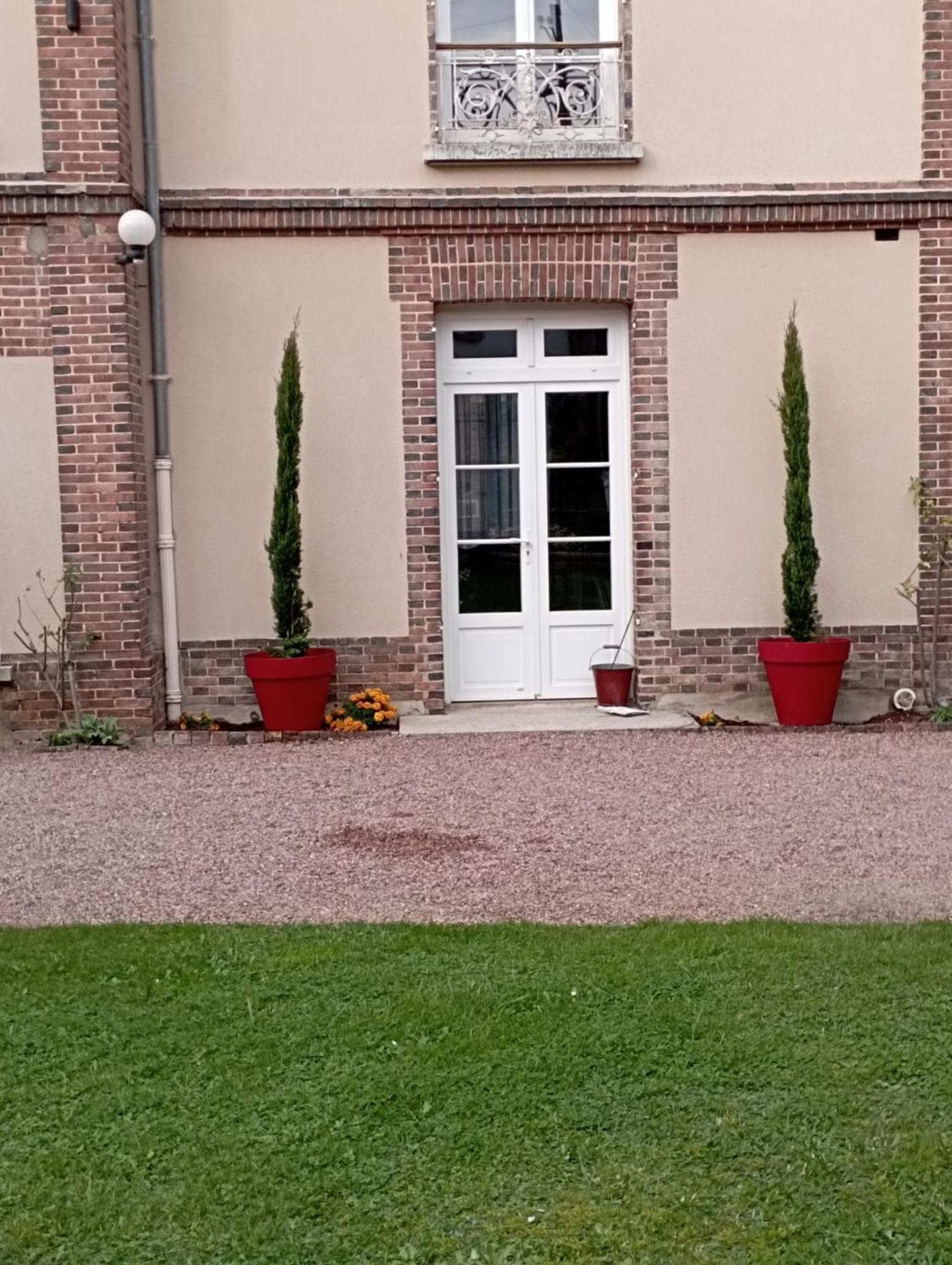 Le Clos Saint-Germain Rugles Exteriör bild